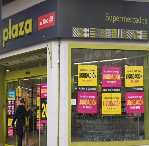 Tienda La Plaza de Dia en el paseo de María Agustín de Zaragoza, este martes.